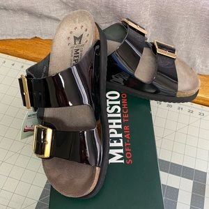New in box - black patent Mephisto sandals, size 7